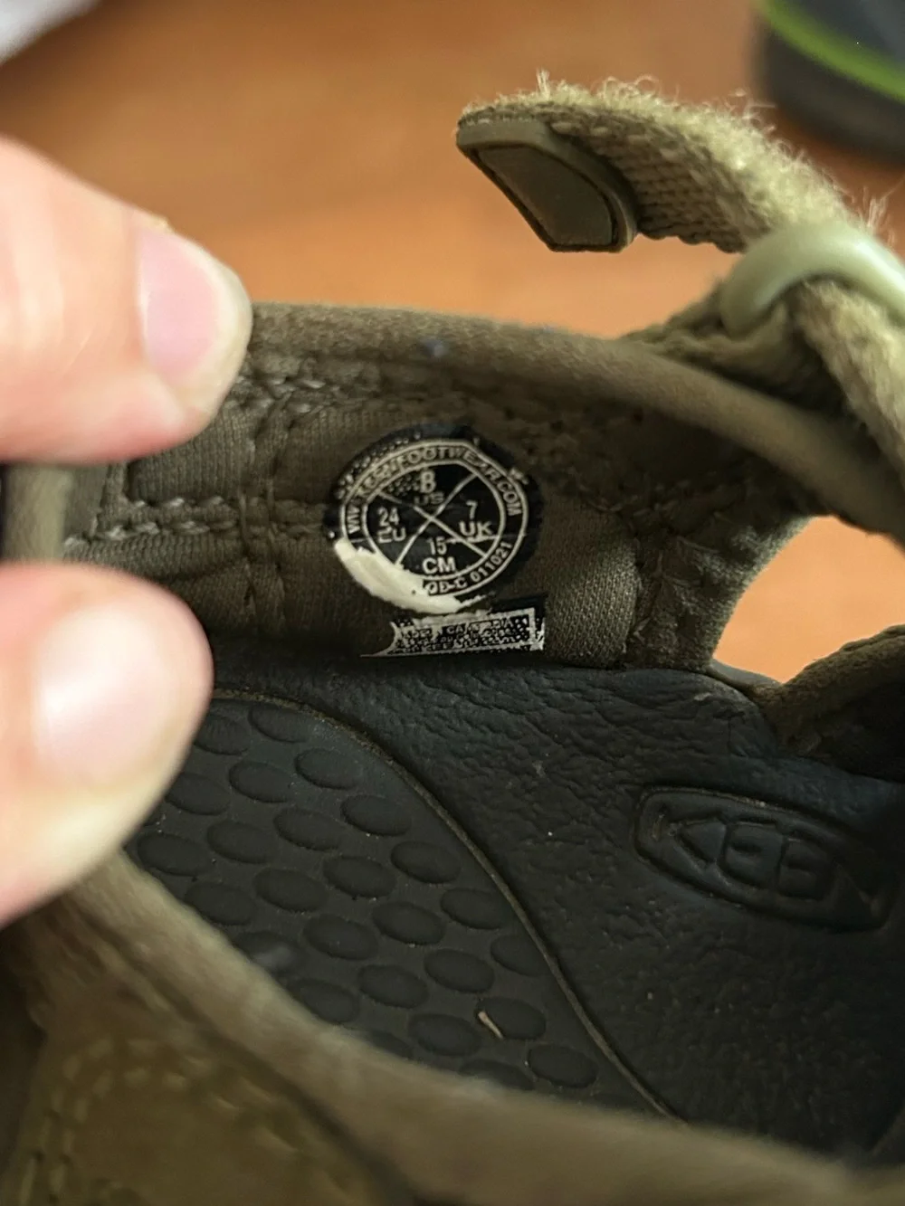 Keen sturdy closed
